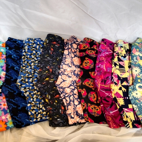 Lula Roe (one size) leggings - Picture 1 of 10